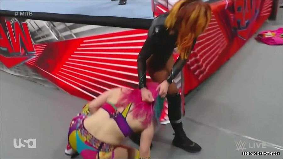 WWE_Monday_Night_Raw_2022_06_20_720p_HDTV_x264-NWCHD_mp4_007044343.jpg