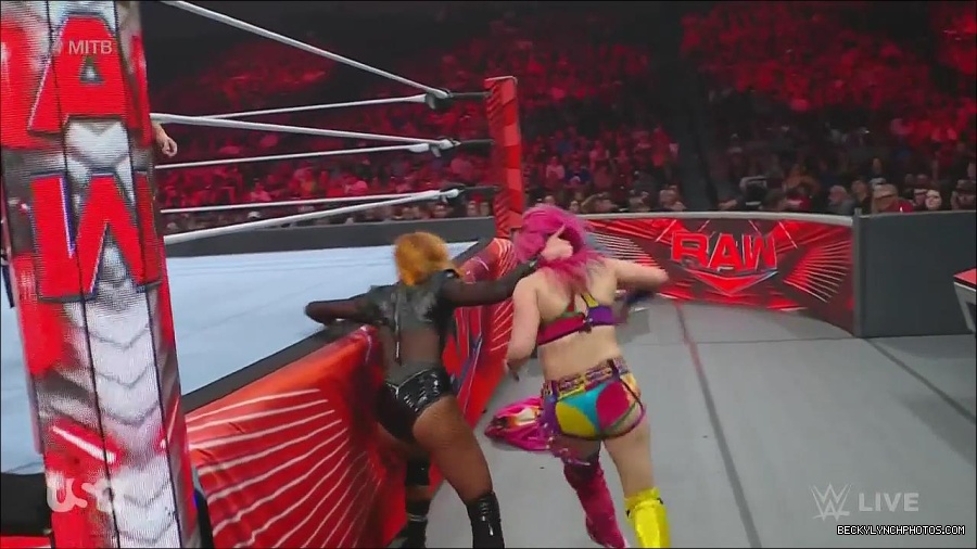 WWE_Monday_Night_Raw_2022_06_20_720p_HDTV_x264-NWCHD_mp4_007046746.jpg