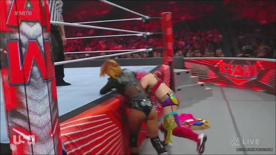 WWE_Monday_Night_Raw_2022_06_20_720p_HDTV_x264-NWCHD_mp4_007047146.jpg