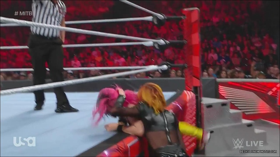 WWE_Monday_Night_Raw_2022_06_20_720p_HDTV_x264-NWCHD_mp4_007049949.jpg