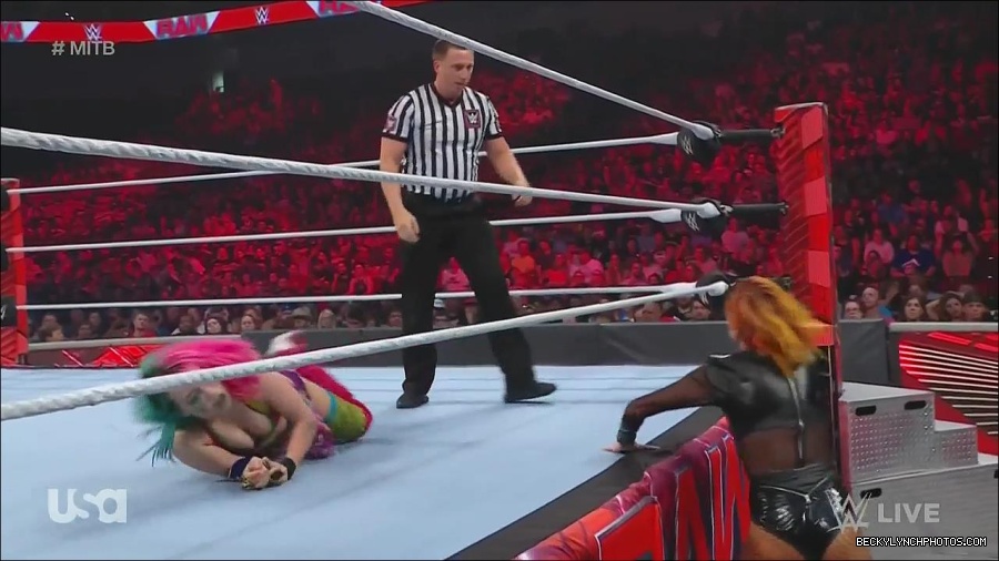WWE_Monday_Night_Raw_2022_06_20_720p_HDTV_x264-NWCHD_mp4_007051551.jpg