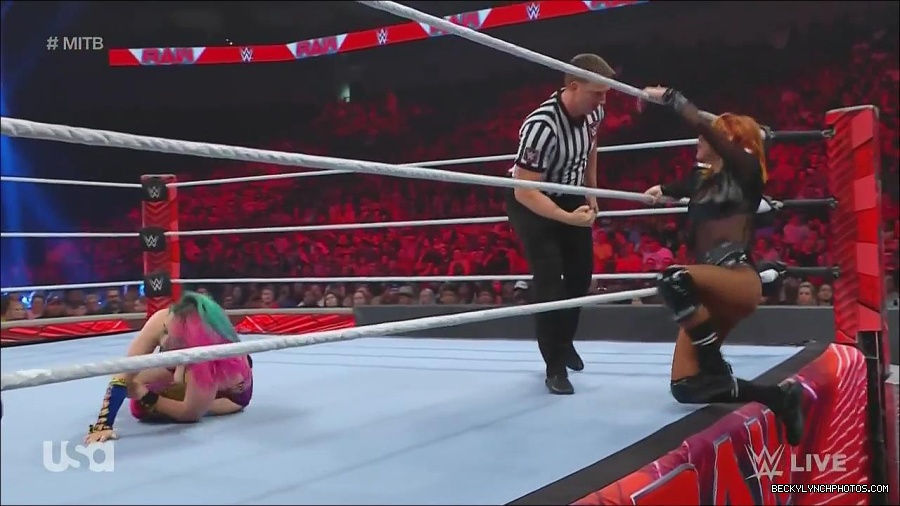 WWE_Monday_Night_Raw_2022_06_20_720p_HDTV_x264-NWCHD_mp4_007052752.jpg