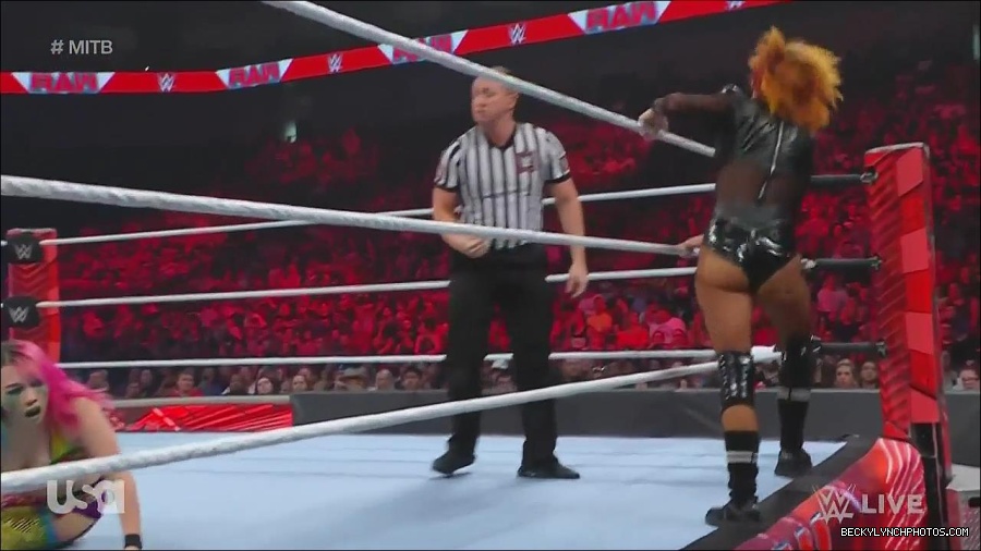 WWE_Monday_Night_Raw_2022_06_20_720p_HDTV_x264-NWCHD_mp4_007053553.jpg