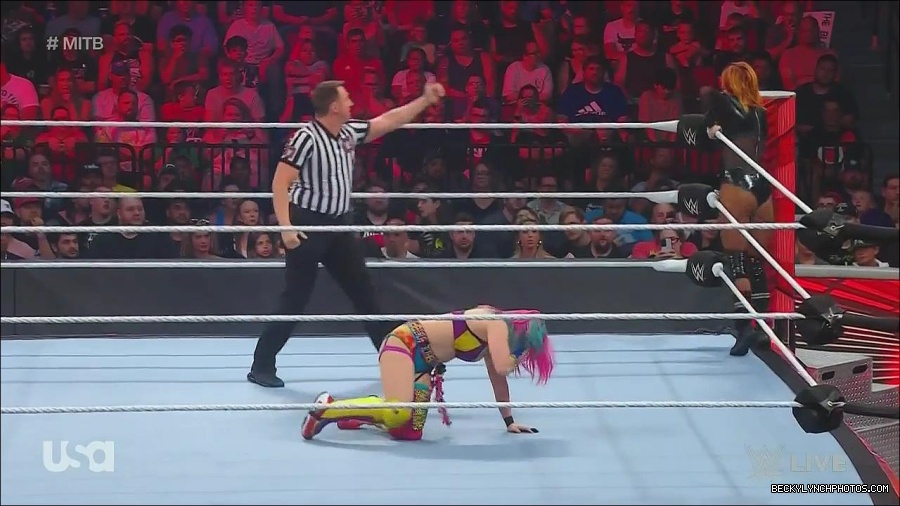 WWE_Monday_Night_Raw_2022_06_20_720p_HDTV_x264-NWCHD_mp4_007054754.jpg