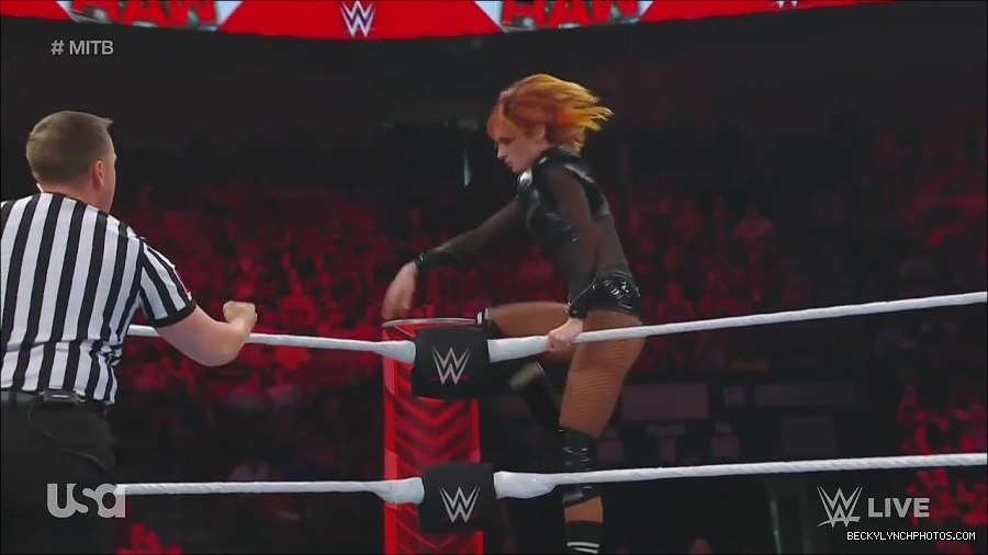 WWE_Monday_Night_Raw_2022_06_20_720p_HDTV_x264-NWCHD_mp4_007058758.jpg