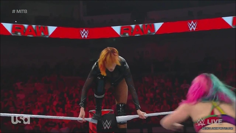 WWE_Monday_Night_Raw_2022_06_20_720p_HDTV_x264-NWCHD_mp4_007061160.jpg
