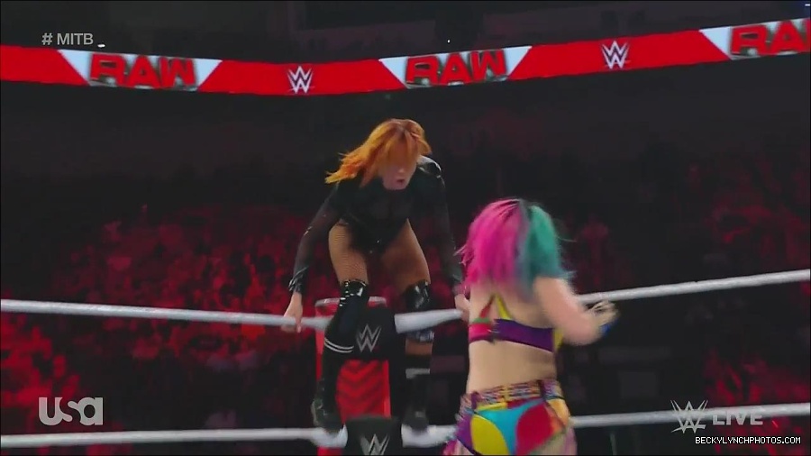 WWE_Monday_Night_Raw_2022_06_20_720p_HDTV_x264-NWCHD_mp4_007061561.jpg