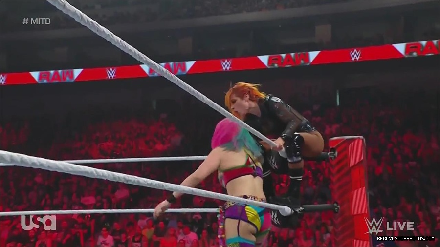 WWE_Monday_Night_Raw_2022_06_20_720p_HDTV_x264-NWCHD_mp4_007062762.jpg
