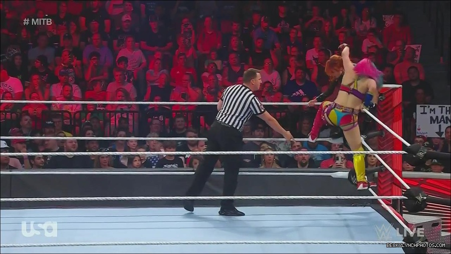 WWE_Monday_Night_Raw_2022_06_20_720p_HDTV_x264-NWCHD_mp4_007065164.jpg