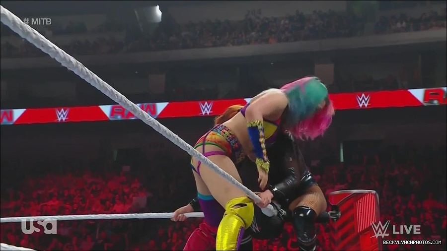 WWE_Monday_Night_Raw_2022_06_20_720p_HDTV_x264-NWCHD_mp4_007067967.jpg