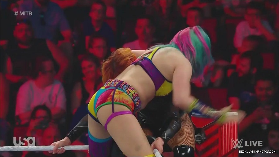 WWE_Monday_Night_Raw_2022_06_20_720p_HDTV_x264-NWCHD_mp4_007068367.jpg