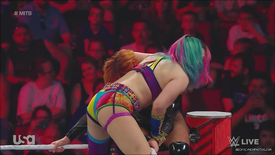 WWE_Monday_Night_Raw_2022_06_20_720p_HDTV_x264-NWCHD_mp4_007068768.jpg