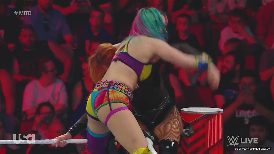 WWE_Monday_Night_Raw_2022_06_20_720p_HDTV_x264-NWCHD_mp4_007069168.jpg