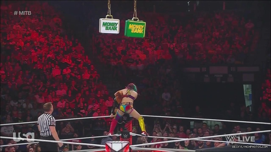 WWE_Monday_Night_Raw_2022_06_20_720p_HDTV_x264-NWCHD_mp4_007071971.jpg