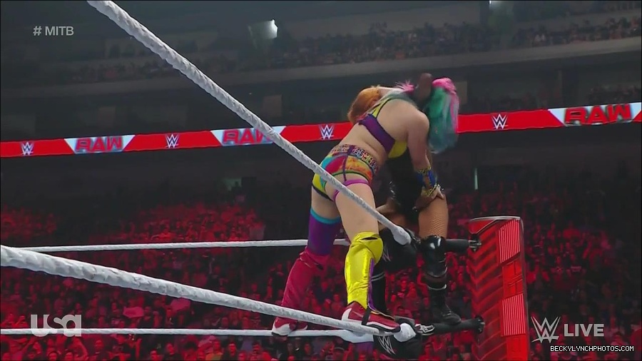 WWE_Monday_Night_Raw_2022_06_20_720p_HDTV_x264-NWCHD_mp4_007075174.jpg