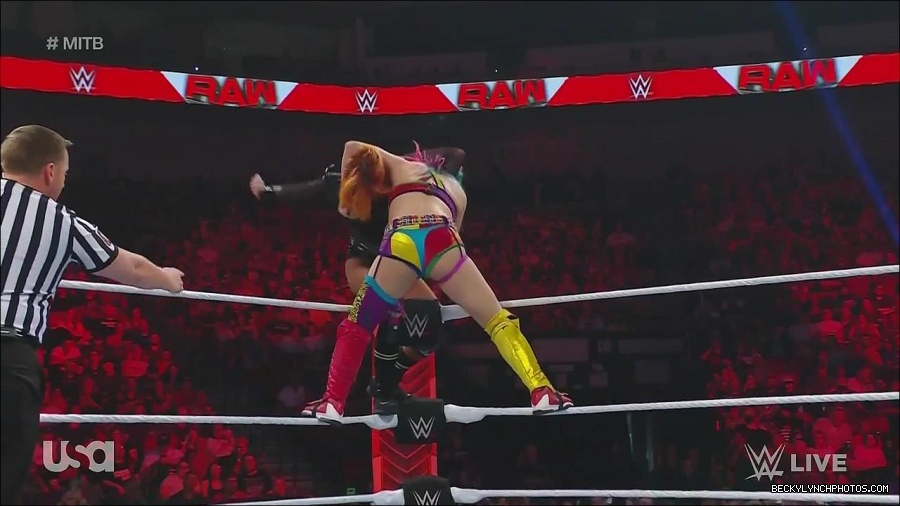 WWE_Monday_Night_Raw_2022_06_20_720p_HDTV_x264-NWCHD_mp4_007075975.jpg