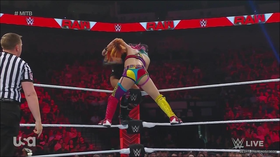 WWE_Monday_Night_Raw_2022_06_20_720p_HDTV_x264-NWCHD_mp4_007077176.jpg