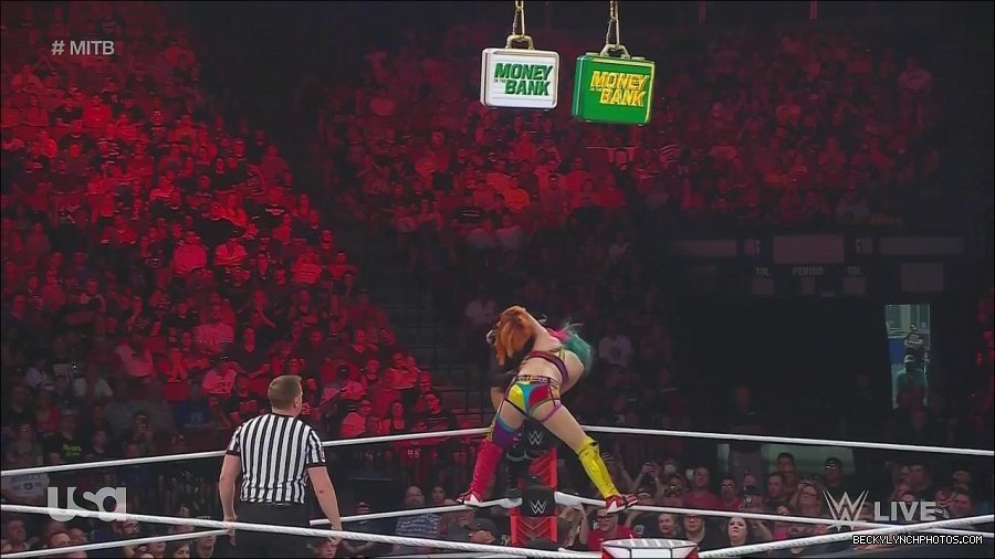 WWE_Monday_Night_Raw_2022_06_20_720p_HDTV_x264-NWCHD_mp4_007077577.jpg