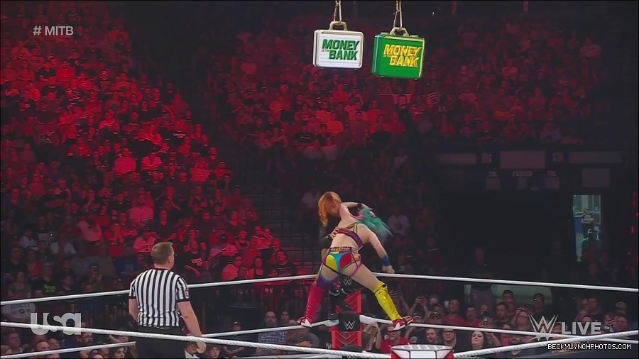 WWE_Monday_Night_Raw_2022_06_20_720p_HDTV_x264-NWCHD_mp4_007077977.jpg