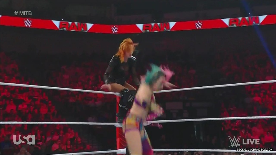WWE_Monday_Night_Raw_2022_06_20_720p_HDTV_x264-NWCHD_mp4_007079178.jpg