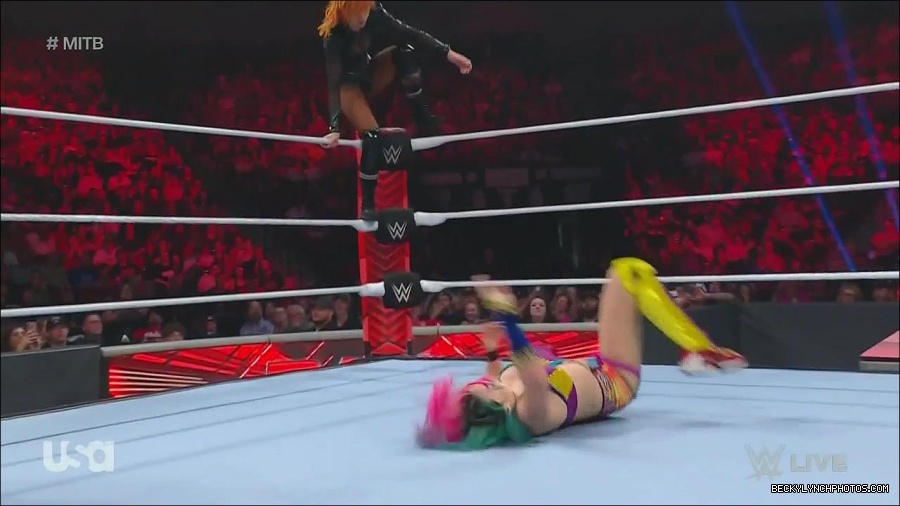WWE_Monday_Night_Raw_2022_06_20_720p_HDTV_x264-NWCHD_mp4_007079979.jpg