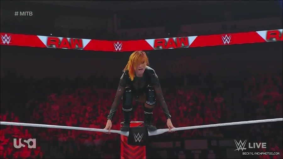 WWE_Monday_Night_Raw_2022_06_20_720p_HDTV_x264-NWCHD_mp4_007081981.jpg