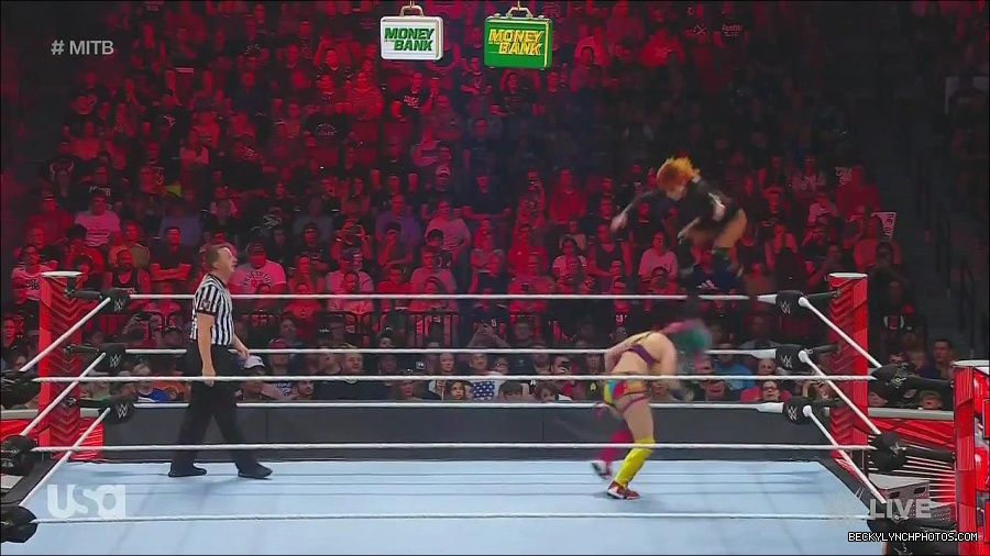 WWE_Monday_Night_Raw_2022_06_20_720p_HDTV_x264-NWCHD_mp4_007084784.jpg