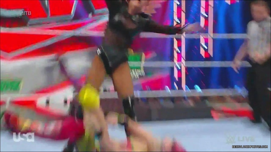 WWE_Monday_Night_Raw_2022_06_20_720p_HDTV_x264-NWCHD_mp4_007087987.jpg