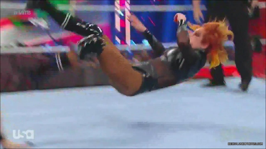 WWE_Monday_Night_Raw_2022_06_20_720p_HDTV_x264-NWCHD_mp4_007088788.jpg