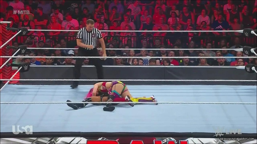 WWE_Monday_Night_Raw_2022_06_20_720p_HDTV_x264-NWCHD_mp4_007090389.jpg