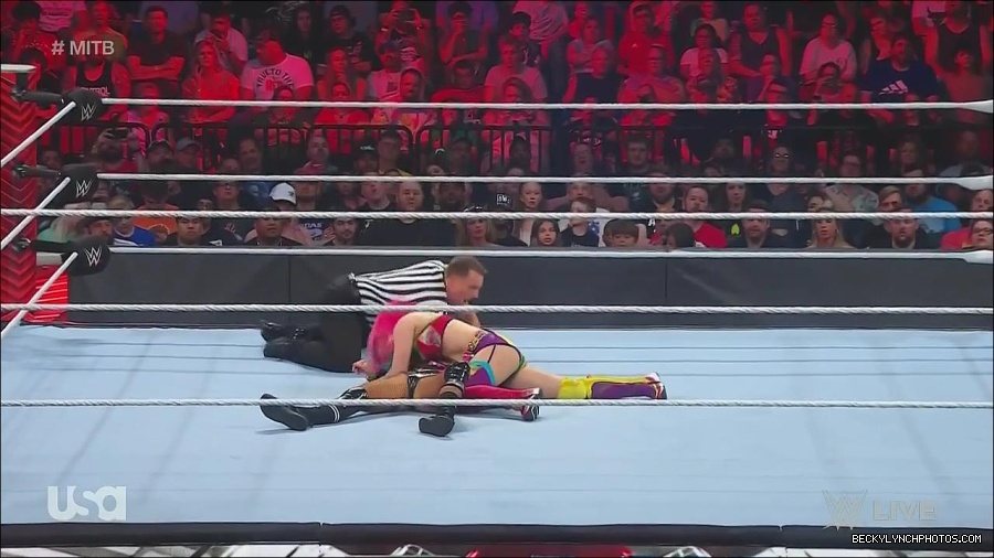 WWE_Monday_Night_Raw_2022_06_20_720p_HDTV_x264-NWCHD_mp4_007091190.jpg