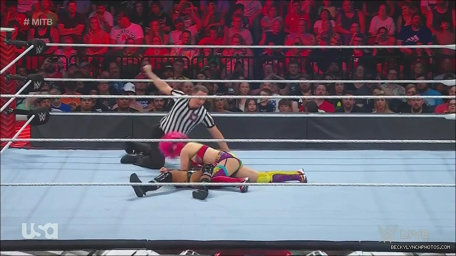 WWE_Monday_Night_Raw_2022_06_20_720p_HDTV_x264-NWCHD_mp4_007091591.jpg