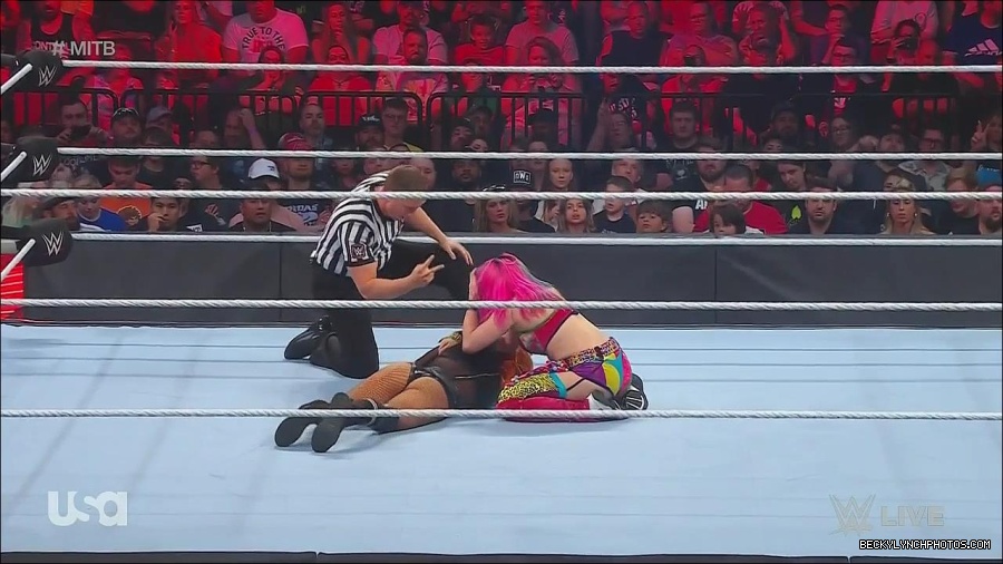 WWE_Monday_Night_Raw_2022_06_20_720p_HDTV_x264-NWCHD_mp4_007095595.jpg