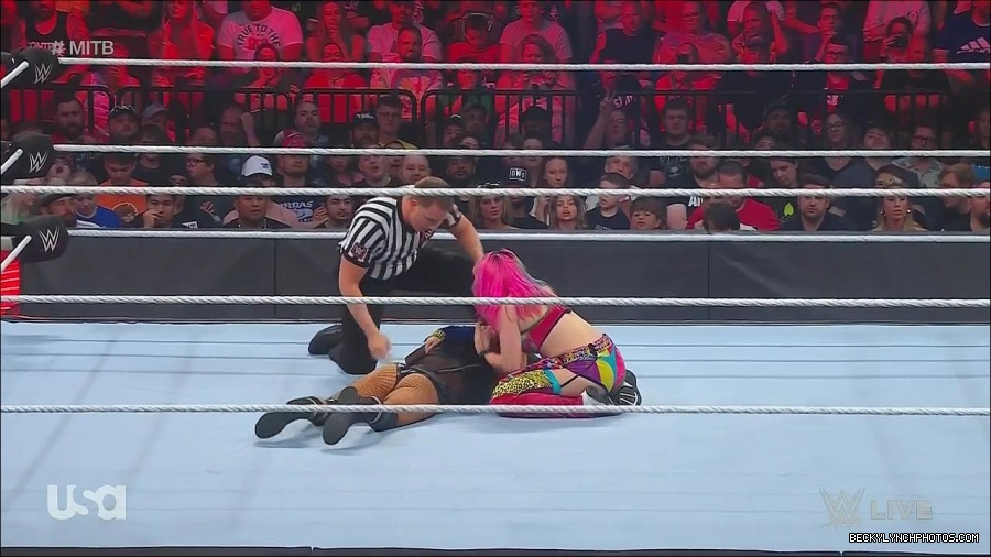 WWE_Monday_Night_Raw_2022_06_20_720p_HDTV_x264-NWCHD_mp4_007095995.jpg