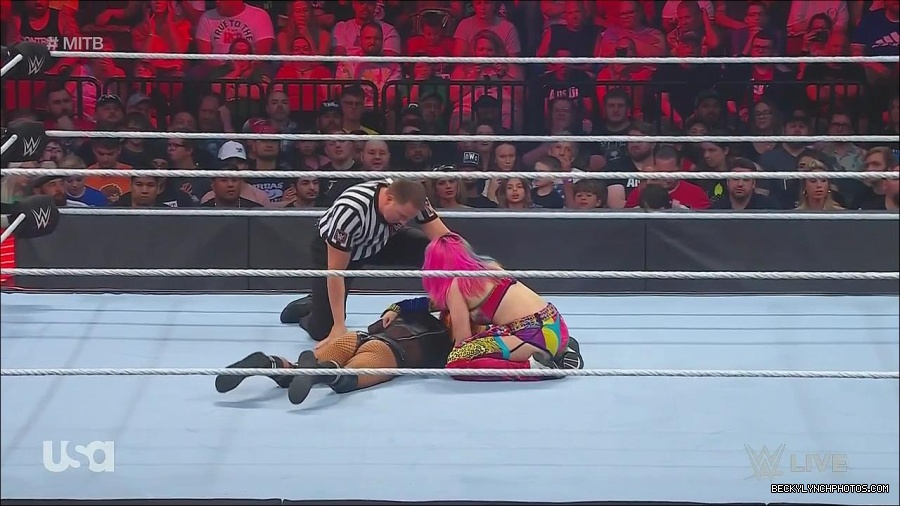 WWE_Monday_Night_Raw_2022_06_20_720p_HDTV_x264-NWCHD_mp4_007096395.jpg
