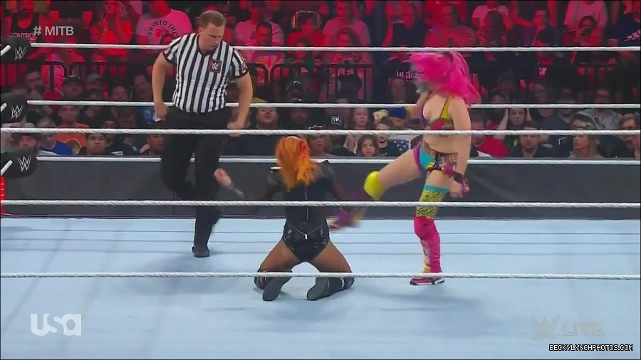 WWE_Monday_Night_Raw_2022_06_20_720p_HDTV_x264-NWCHD_mp4_007100399.jpg