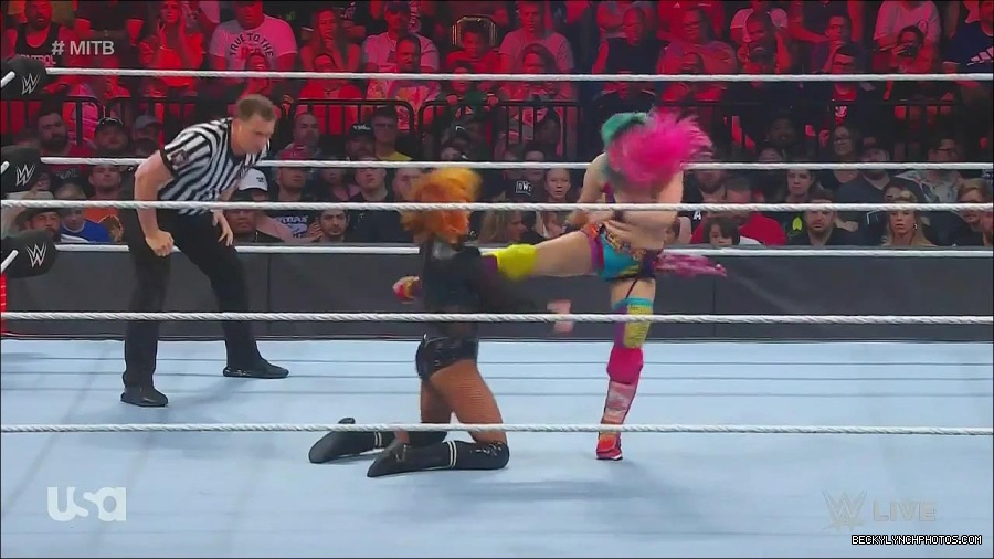 WWE_Monday_Night_Raw_2022_06_20_720p_HDTV_x264-NWCHD_mp4_007103202.jpg