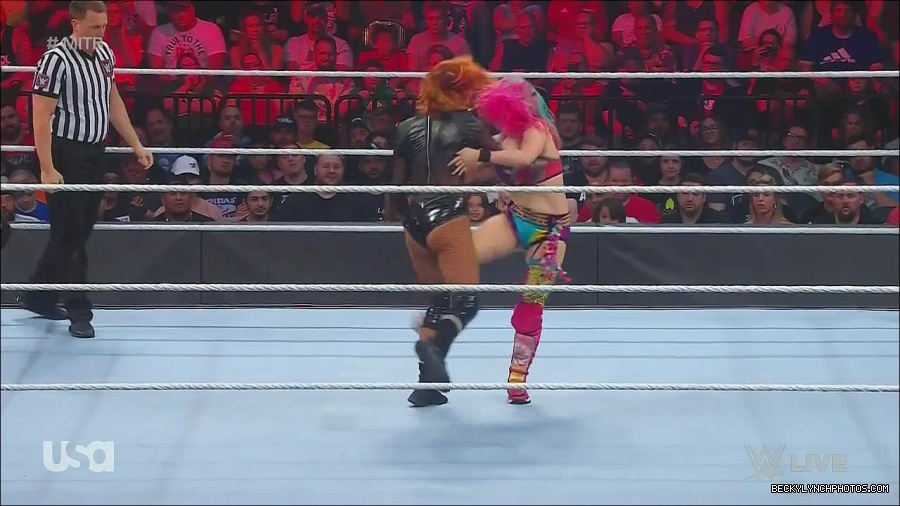 WWE_Monday_Night_Raw_2022_06_20_720p_HDTV_x264-NWCHD_mp4_007106405.jpg