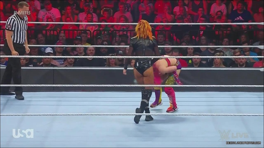 WWE_Monday_Night_Raw_2022_06_20_720p_HDTV_x264-NWCHD_mp4_007107206.jpg