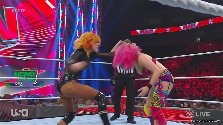 WWE_Monday_Night_Raw_2022_06_20_720p_HDTV_x264-NWCHD_mp4_007108407.jpg