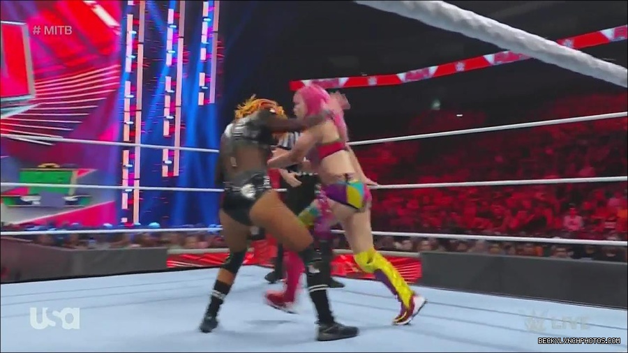 WWE_Monday_Night_Raw_2022_06_20_720p_HDTV_x264-NWCHD_mp4_007113212.jpg