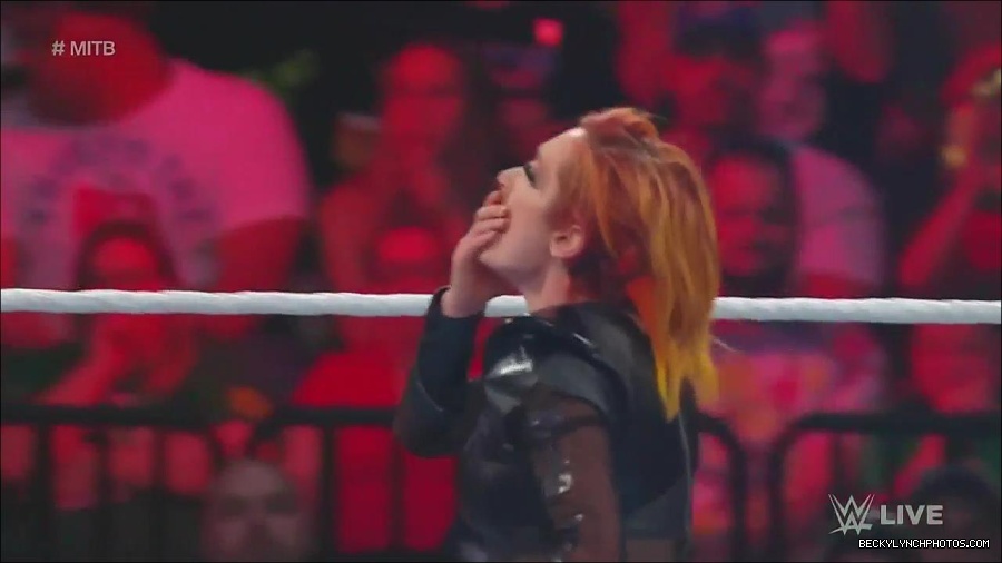 WWE_Monday_Night_Raw_2022_06_20_720p_HDTV_x264-NWCHD_mp4_007122822.jpg