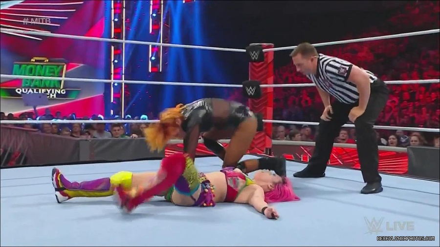 WWE_Monday_Night_Raw_2022_06_20_720p_HDTV_x264-NWCHD_mp4_007128428.jpg