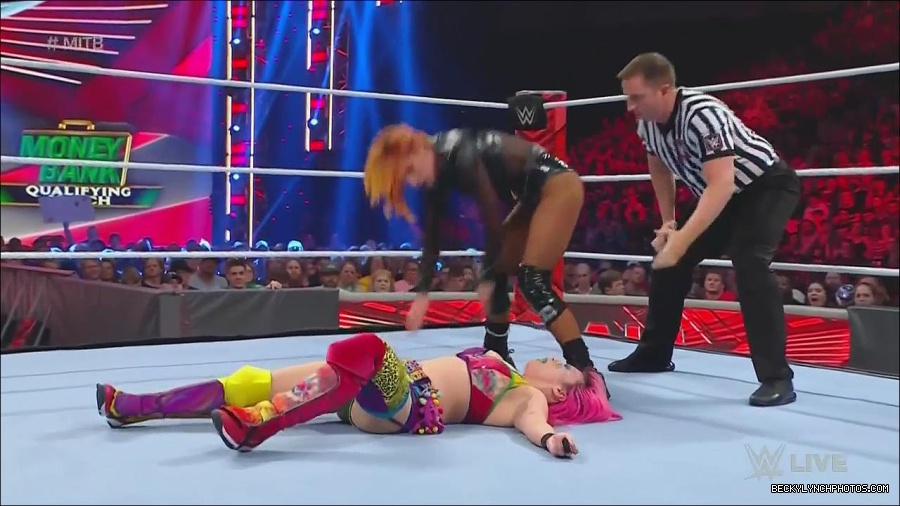 WWE_Monday_Night_Raw_2022_06_20_720p_HDTV_x264-NWCHD_mp4_007128829.jpg