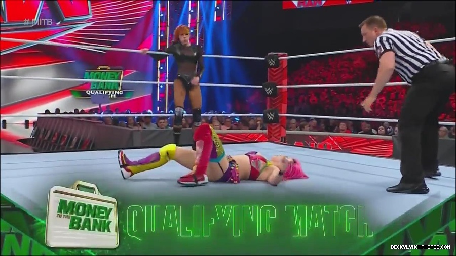 WWE_Monday_Night_Raw_2022_06_20_720p_HDTV_x264-NWCHD_mp4_007130430.jpg