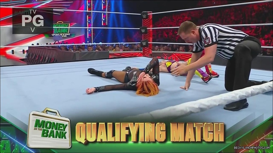 WWE_Monday_Night_Raw_2022_06_20_720p_HDTV_x264-NWCHD_mp4_007136837.jpg