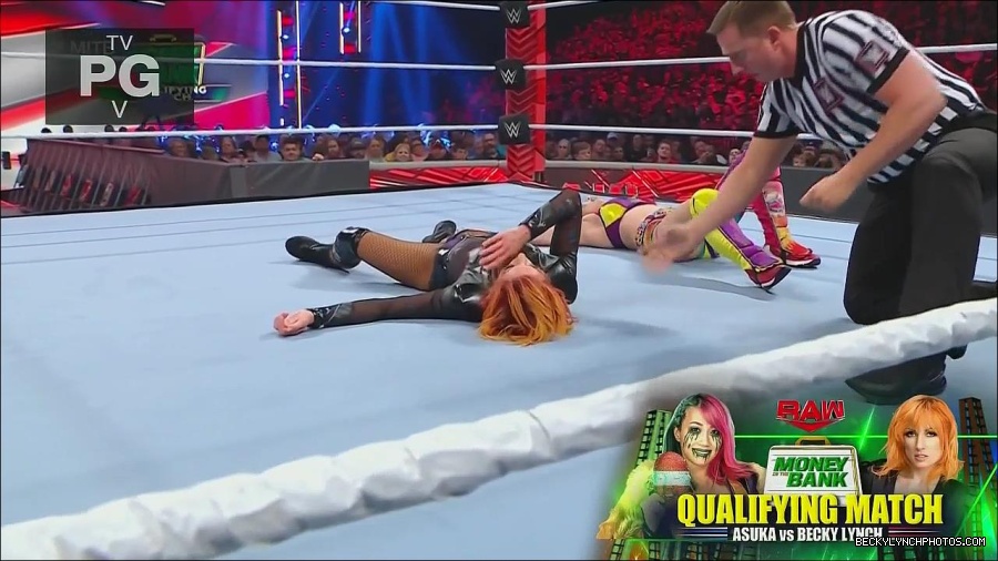WWE_Monday_Night_Raw_2022_06_20_720p_HDTV_x264-NWCHD_mp4_007138705.jpg