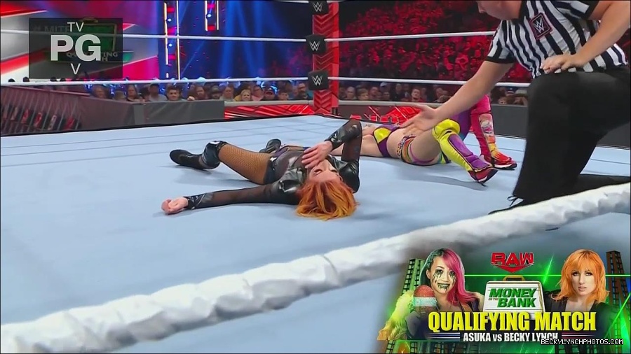 WWE_Monday_Night_Raw_2022_06_20_720p_HDTV_x264-NWCHD_mp4_007139106.jpg