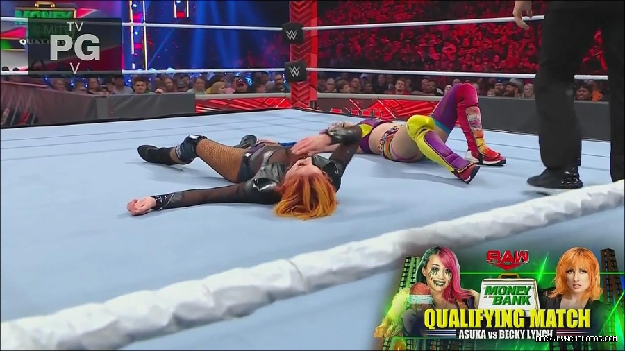 WWE_Monday_Night_Raw_2022_06_20_720p_HDTV_x264-NWCHD_mp4_007140307.jpg