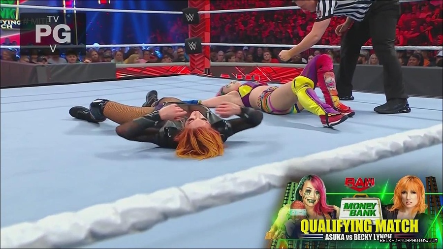 WWE_Monday_Night_Raw_2022_06_20_720p_HDTV_x264-NWCHD_mp4_007141908.jpg